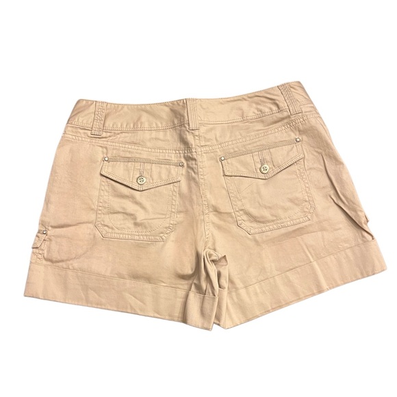 Women's White House Black Market Cargo Shorts Size 8 - Picture 2 of 3